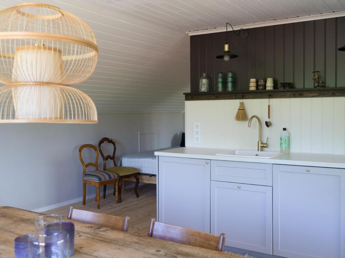 Apartment Lovely, Bright Overlooking Nature Fiskebäckskil